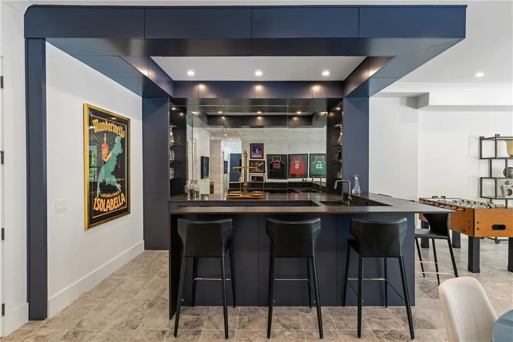 5260 Long Island Drive Nw, Atlanta, Georgia 30327, 8 Bedrooms Bedrooms, ,7 BathroomsBathrooms,Residential,For Sale,5260 Long Island Drive Nw,7646719