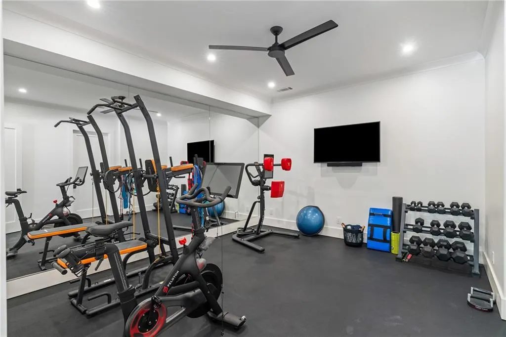 5260 Long Island Drive Nw, Atlanta, Georgia 30327, 8 Bedrooms Bedrooms, ,7 BathroomsBathrooms,Residential,For Sale,5260 Long Island Drive Nw,7646719