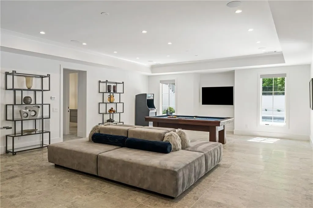 5260 Long Island Drive Nw, Atlanta, Georgia 30327, 8 Bedrooms Bedrooms, ,7 BathroomsBathrooms,Residential,For Sale,5260 Long Island Drive Nw,7646719