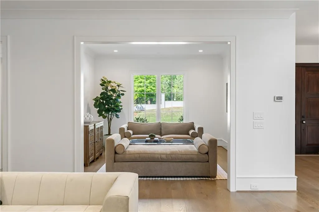 5260 Long Island Drive Nw, Atlanta, Georgia 30327, 8 Bedrooms Bedrooms, ,7 BathroomsBathrooms,Residential,For Sale,5260 Long Island Drive Nw,7646719