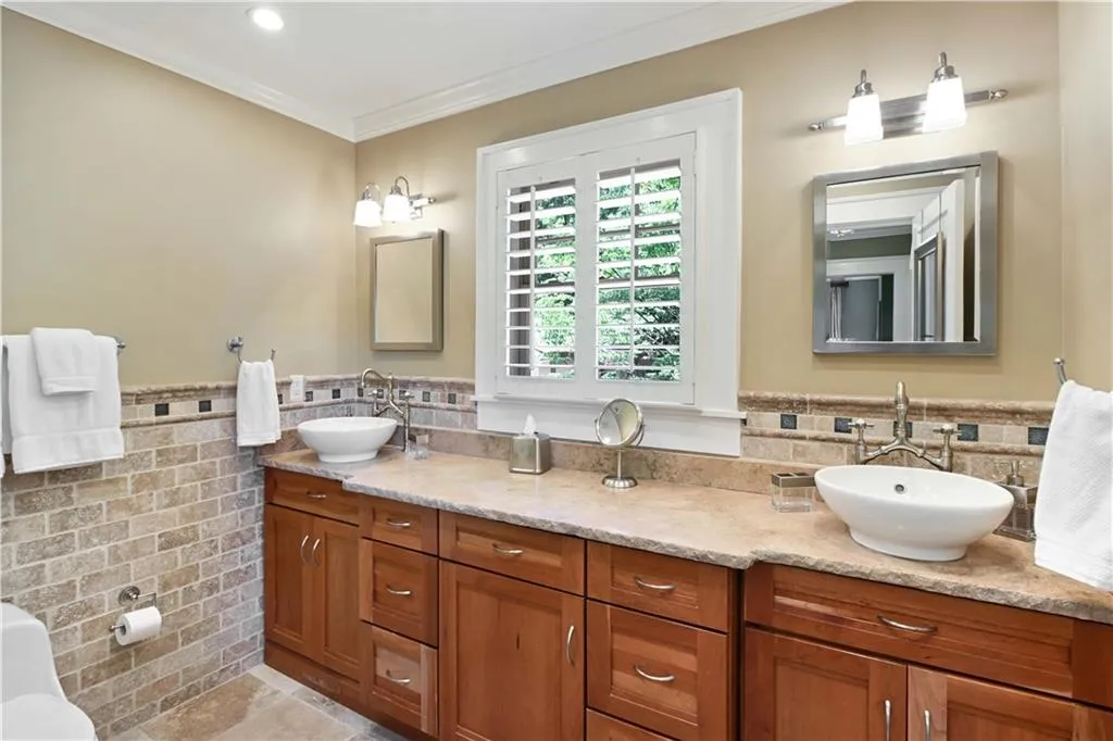 405 Brentwood Drive Ne, Atlanta, Georgia 30305, 4 Bedrooms Bedrooms, ,3 BathroomsBathrooms,Residential,For Sale,405 Brentwood Drive Ne,7617055