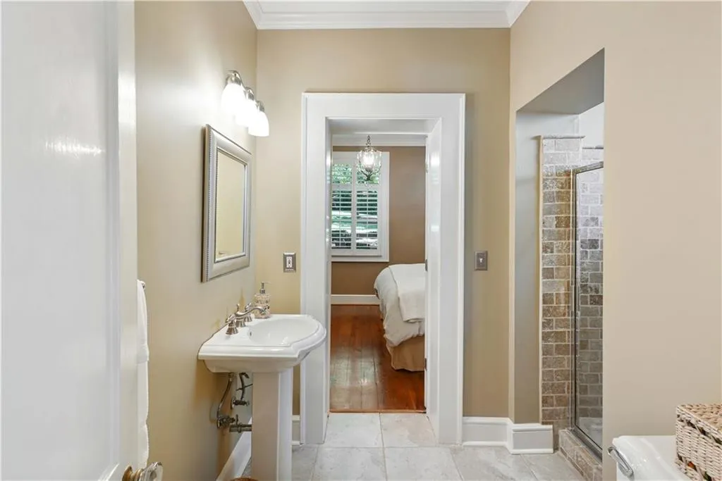 405 Brentwood Drive Ne, Atlanta, Georgia 30305, 4 Bedrooms Bedrooms, ,3 BathroomsBathrooms,Residential,For Sale,405 Brentwood Drive Ne,7617055