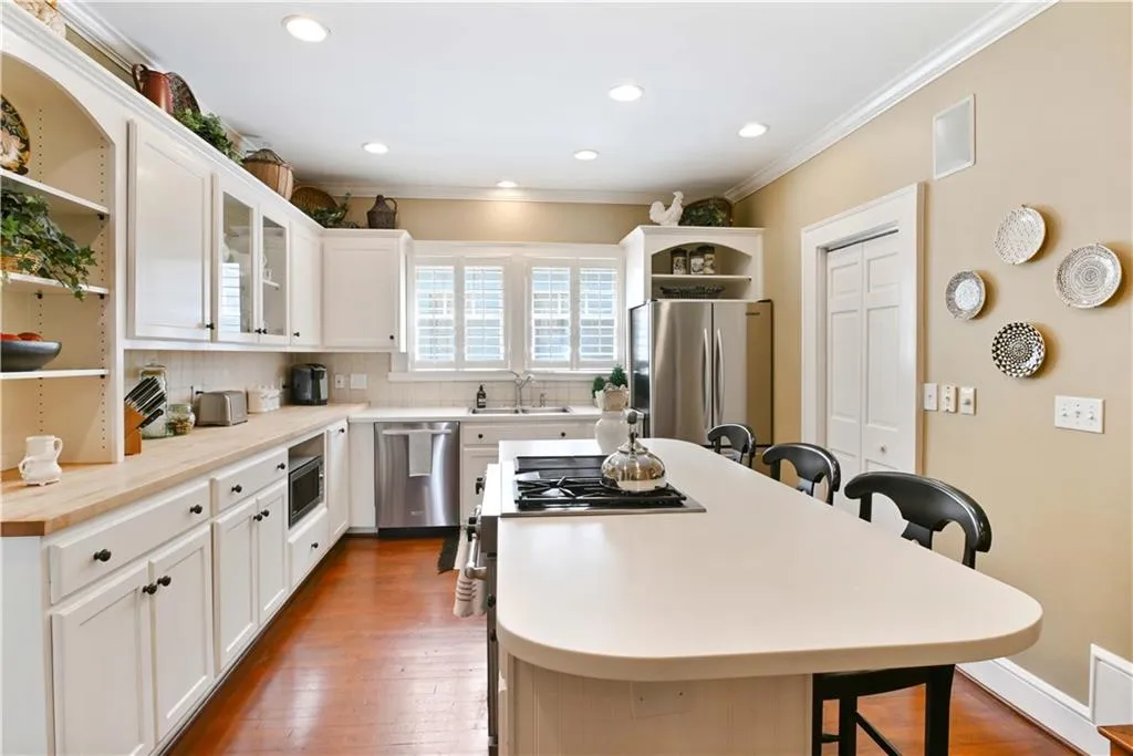 405 Brentwood Drive Ne, Atlanta, Georgia 30305, 4 Bedrooms Bedrooms, ,3 BathroomsBathrooms,Residential,For Sale,405 Brentwood Drive Ne,7617055