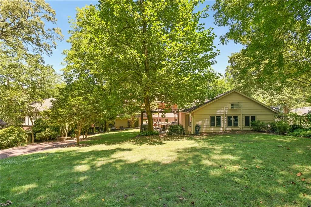 405 Brentwood Drive Ne, Atlanta, Georgia 30305, 4 Bedrooms Bedrooms, ,3 BathroomsBathrooms,Residential,For Sale,405 Brentwood Drive Ne,7617055