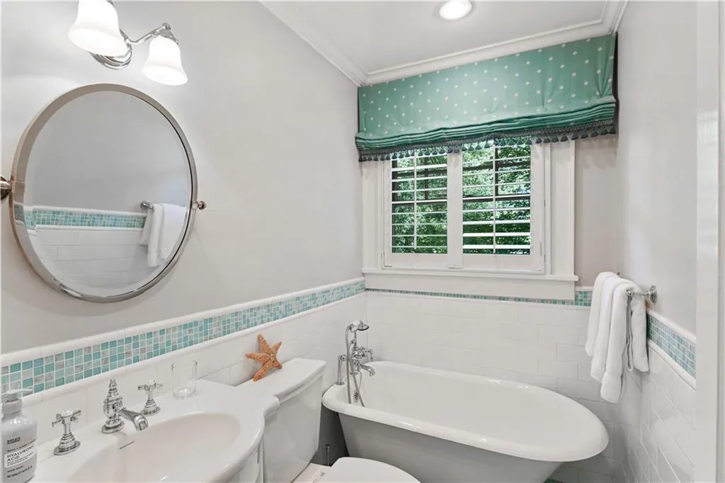 405 Brentwood Drive Ne, Atlanta, Georgia 30305, 4 Bedrooms Bedrooms, ,3 BathroomsBathrooms,Residential,For Sale,405 Brentwood Drive Ne,7617055