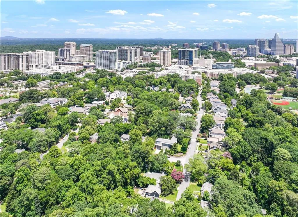 405 Brentwood Drive Ne, Atlanta, Georgia 30305, 4 Bedrooms Bedrooms, ,3 BathroomsBathrooms,Residential,For Sale,405 Brentwood Drive Ne,7617055