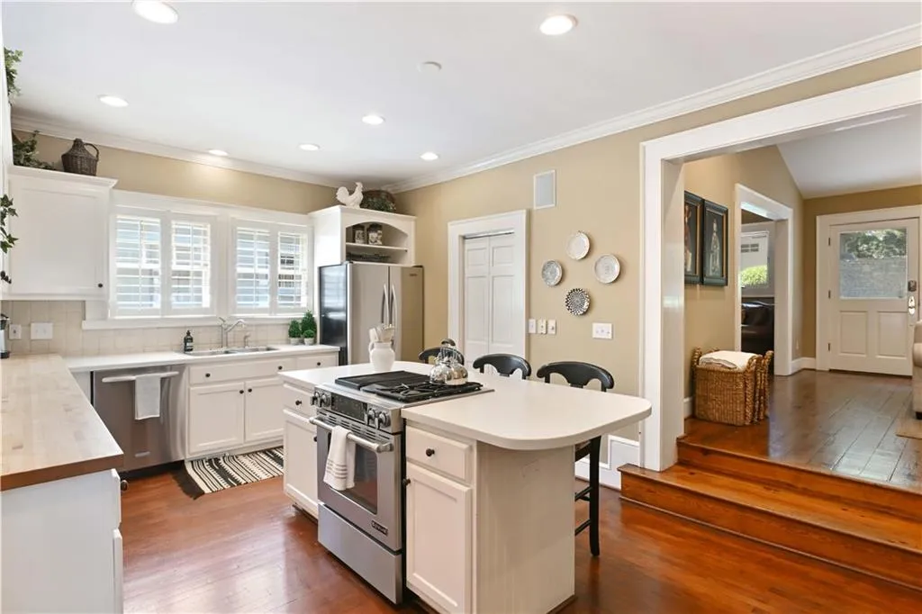 405 Brentwood Drive Ne, Atlanta, Georgia 30305, 4 Bedrooms Bedrooms, ,3 BathroomsBathrooms,Residential,For Sale,405 Brentwood Drive Ne,7617055
