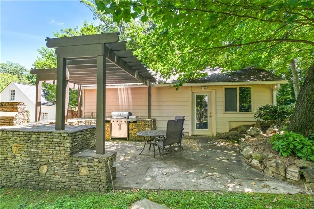 405 Brentwood Drive Ne, Atlanta, Georgia 30305, 4 Bedrooms Bedrooms, ,3 BathroomsBathrooms,Residential,For Sale,405 Brentwood Drive Ne,7617055