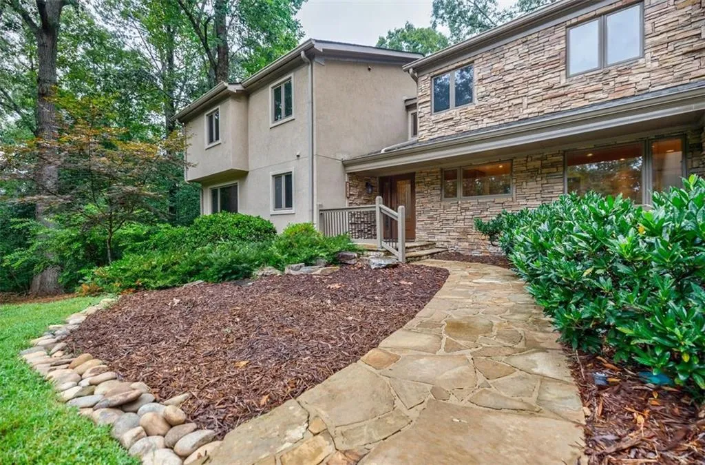 1665 Chevron Way, Sandy Springs, Georgia 30350, 5 Bedrooms Bedrooms, ,4 BathroomsBathrooms,Residential,For Sale,1665 Chevron Way,7629275