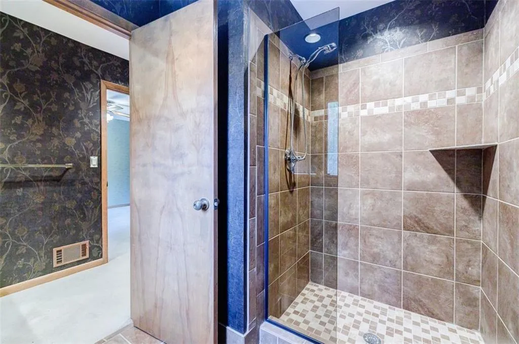 1665 Chevron Way, Sandy Springs, Georgia 30350, 5 Bedrooms Bedrooms, ,4 BathroomsBathrooms,Residential,For Sale,1665 Chevron Way,7629275