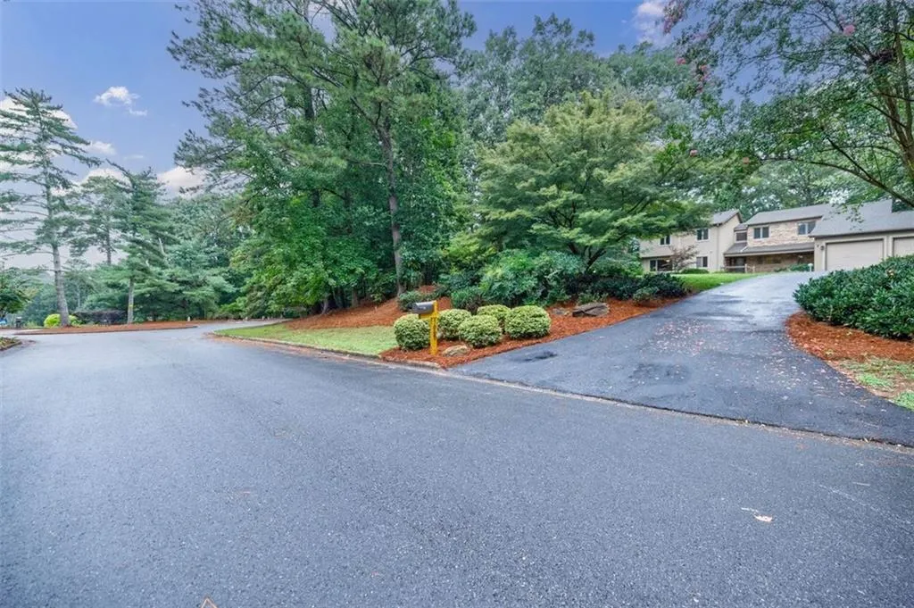 1665 Chevron Way, Sandy Springs, Georgia 30350, 5 Bedrooms Bedrooms, ,4 BathroomsBathrooms,Residential,For Sale,1665 Chevron Way,7629275