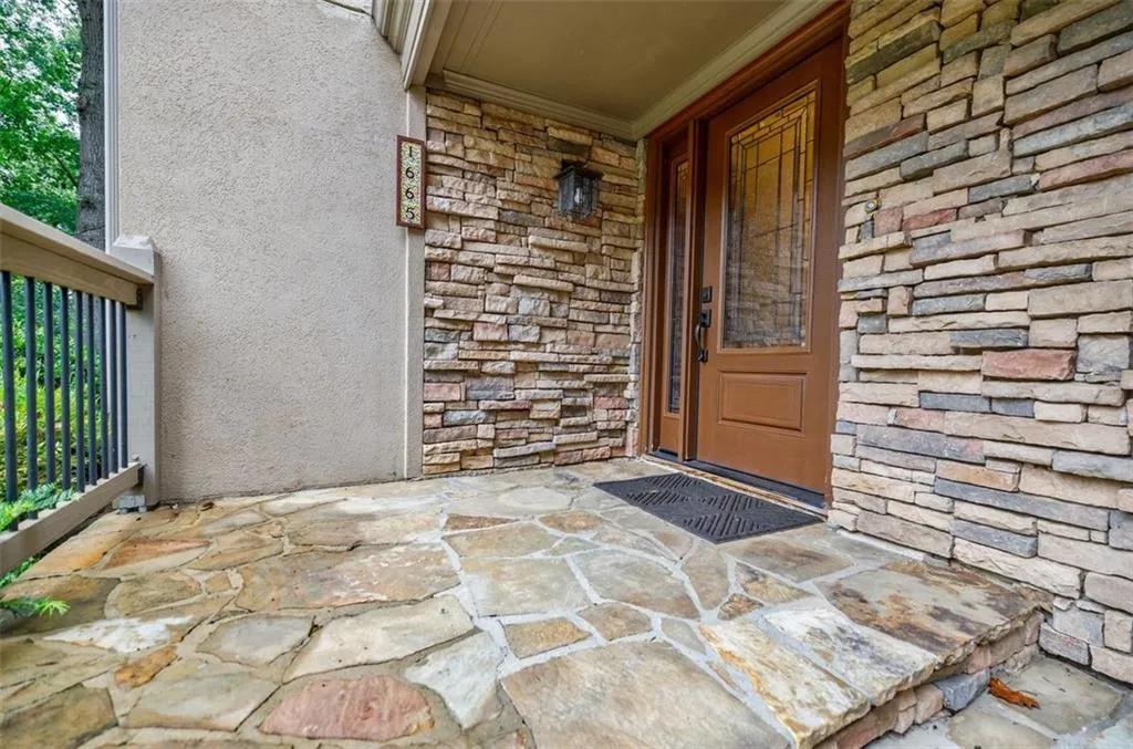 1665 Chevron Way, Sandy Springs, Georgia 30350, 5 Bedrooms Bedrooms, ,4 BathroomsBathrooms,Residential,For Sale,1665 Chevron Way,7629275