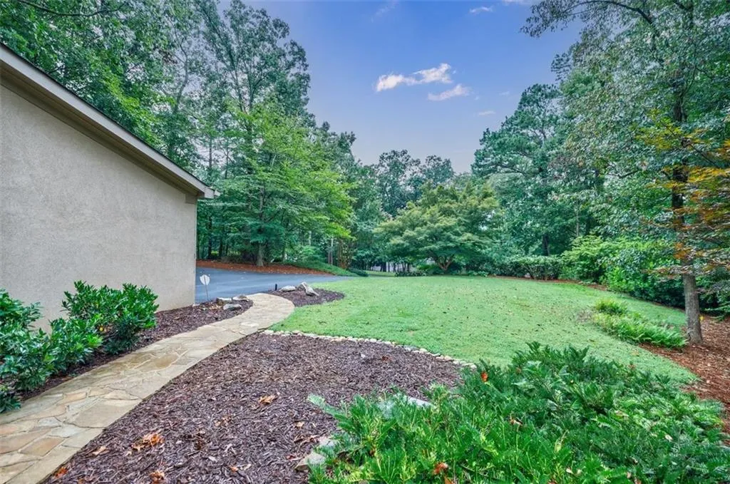 1665 Chevron Way, Sandy Springs, Georgia 30350, 5 Bedrooms Bedrooms, ,4 BathroomsBathrooms,Residential,For Sale,1665 Chevron Way,7629275
