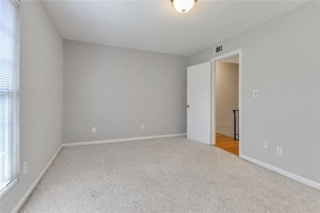 5667 Kingsport Drive, Sandy Springs, Georgia 30342, 2 Bedrooms Bedrooms, ,1 BathroomBathrooms,Residential,Sold,5667 Kingsport Drive,6604363