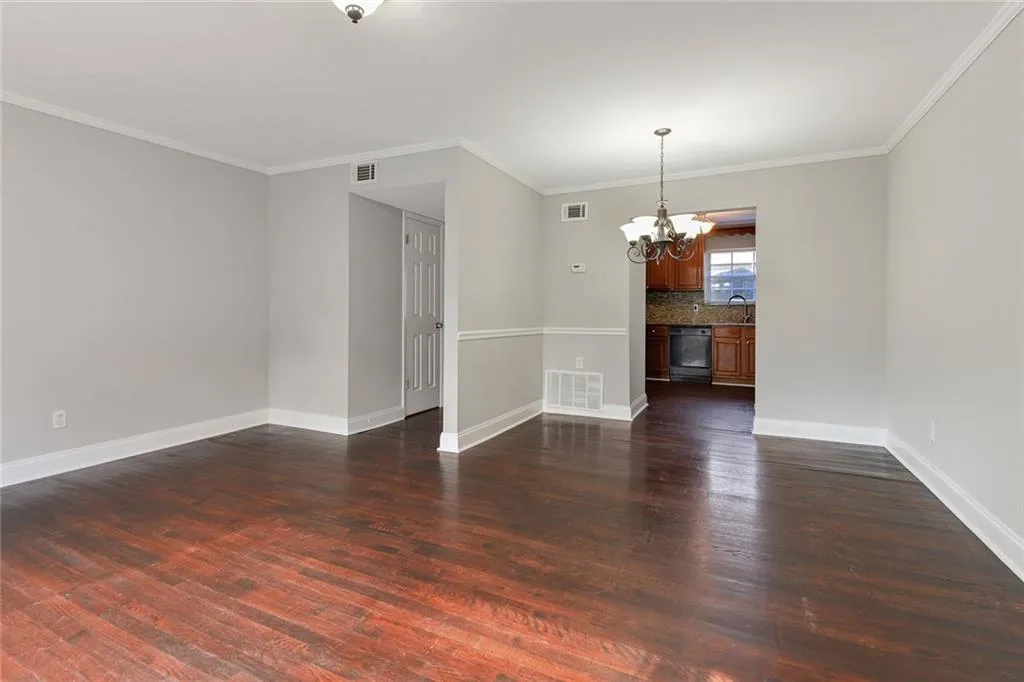 5667 Kingsport Drive, Sandy Springs, Georgia 30342, 2 Bedrooms Bedrooms, ,1 BathroomBathrooms,Residential,Sold,5667 Kingsport Drive,6604363