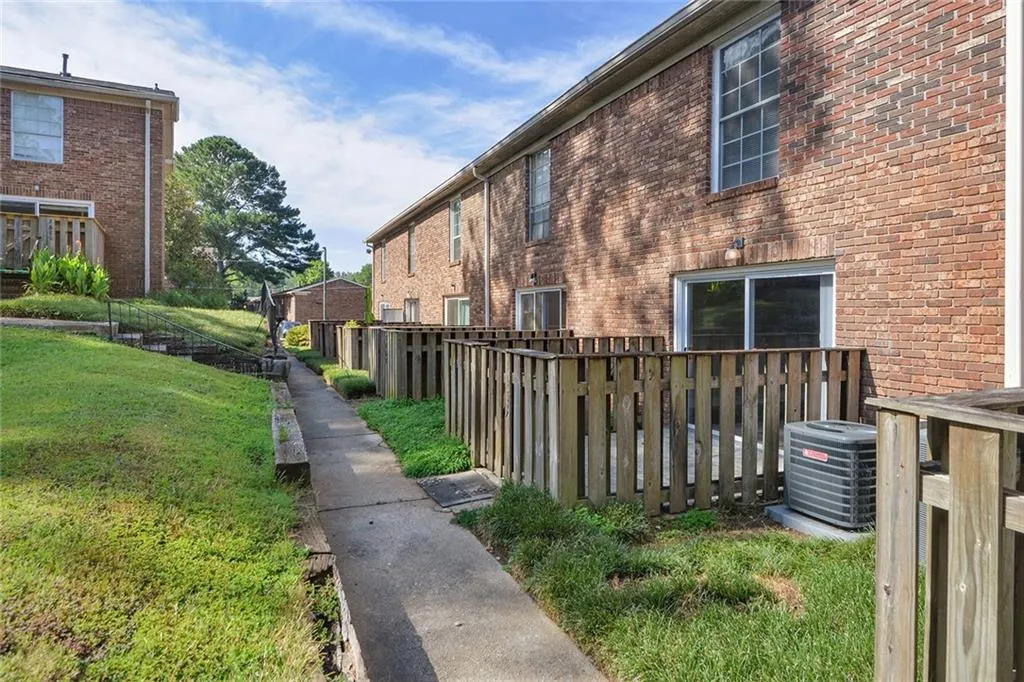 5667 Kingsport Drive, Sandy Springs, Georgia 30342, 2 Bedrooms Bedrooms, ,1 BathroomBathrooms,Residential,Sold,5667 Kingsport Drive,6604363