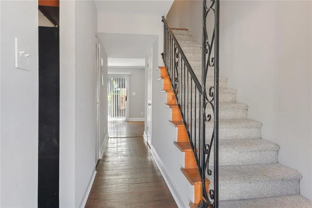 5667 Kingsport Drive, Sandy Springs, Georgia 30342, 2 Bedrooms Bedrooms, ,1 BathroomBathrooms,Residential,Sold,5667 Kingsport Drive,6604363