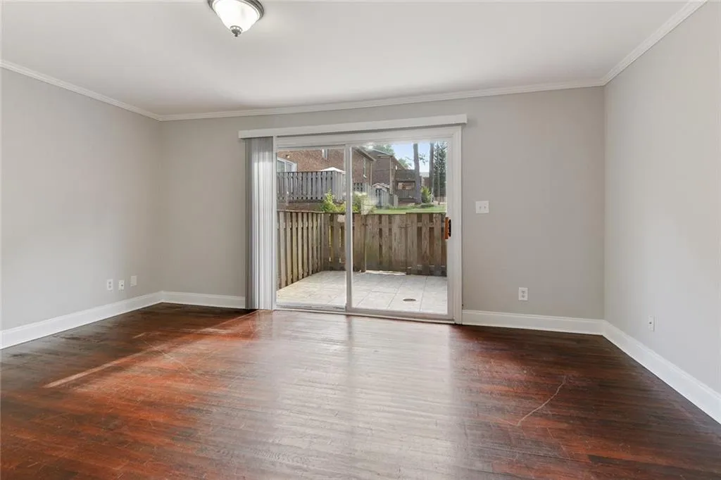 5667 Kingsport Drive, Sandy Springs, Georgia 30342, 2 Bedrooms Bedrooms, ,1 BathroomBathrooms,Residential,Sold,5667 Kingsport Drive,6604363