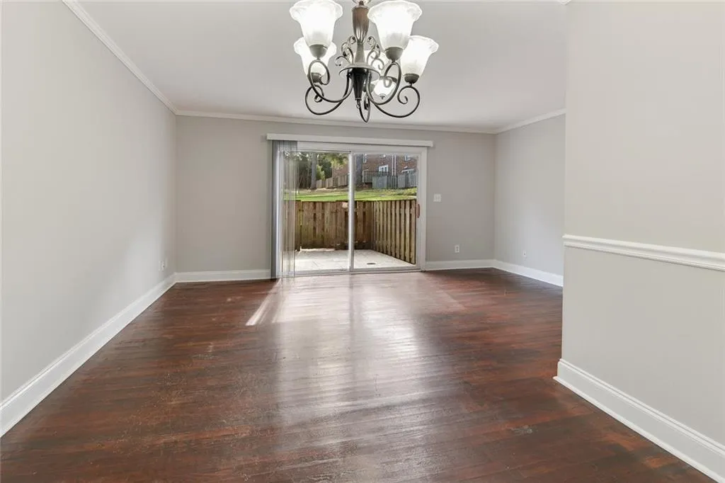 5667 Kingsport Drive, Sandy Springs, Georgia 30342, 2 Bedrooms Bedrooms, ,1 BathroomBathrooms,Residential,Sold,5667 Kingsport Drive,6604363