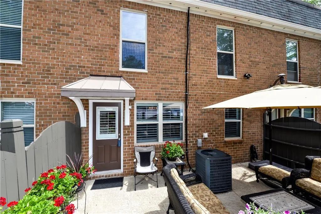 115 Winding River Drive Unit B, Atlanta, Georgia 30350, 3 Bedrooms Bedrooms, ,2 BathroomsBathrooms,Residential,Sold,115 Winding River Drive Unit B,6014278