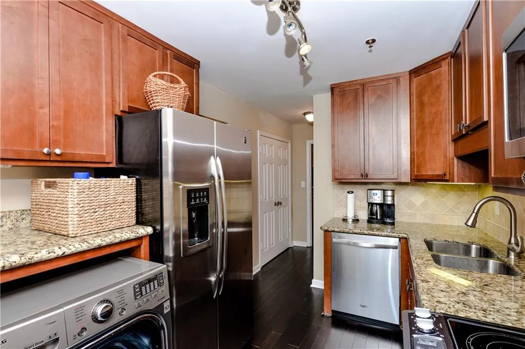 115 Winding River Drive Unit B, Atlanta, Georgia 30350, 3 Bedrooms Bedrooms, ,2 BathroomsBathrooms,Residential,Sold,115 Winding River Drive Unit B,6014278