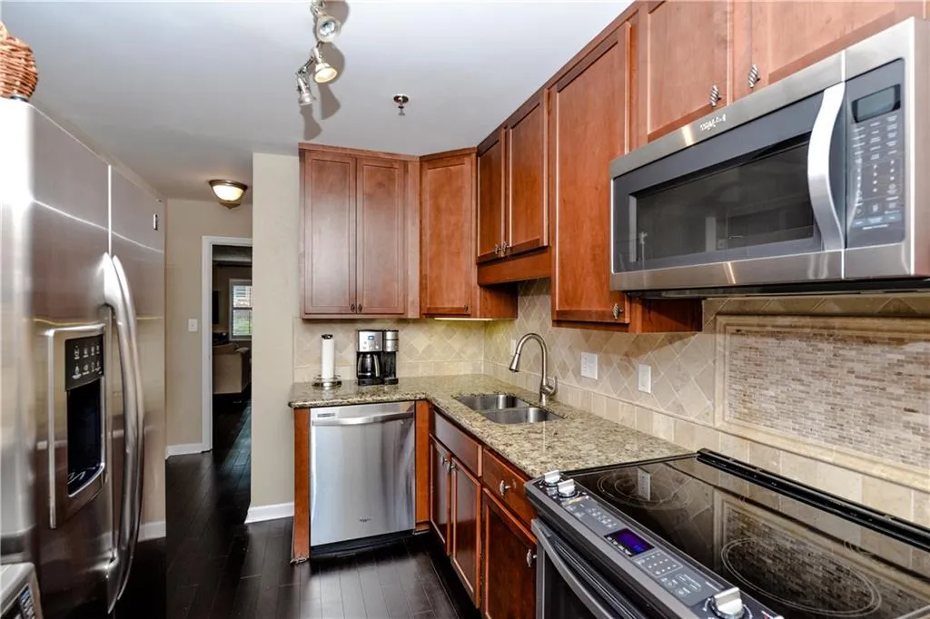 115 Winding River Drive Unit B, Atlanta, Georgia 30350, 3 Bedrooms Bedrooms, ,2 BathroomsBathrooms,Residential,Sold,115 Winding River Drive Unit B,6014278