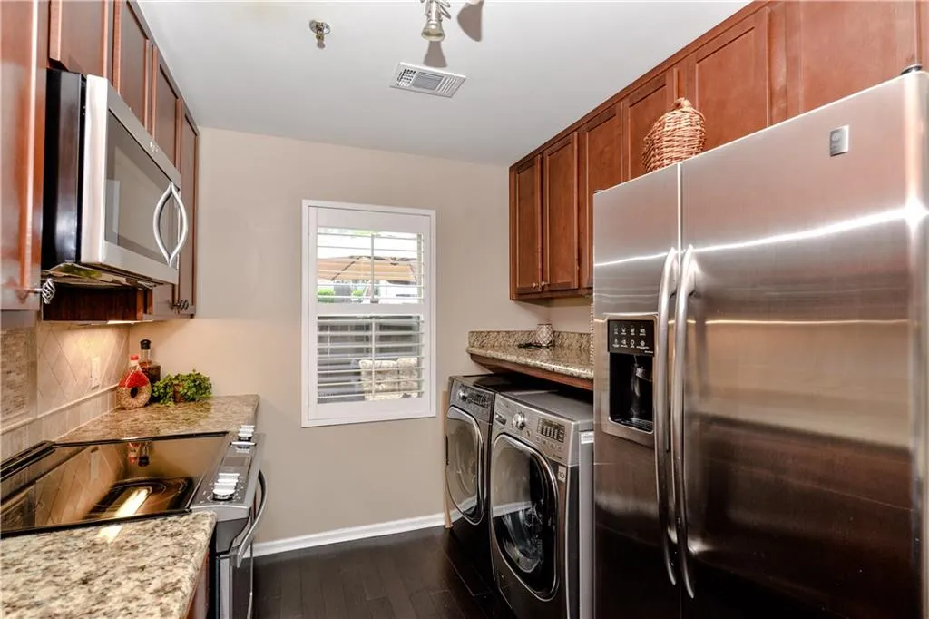 115 Winding River Drive Unit B, Atlanta, Georgia 30350, 3 Bedrooms Bedrooms, ,2 BathroomsBathrooms,Residential,Sold,115 Winding River Drive Unit B,6014278