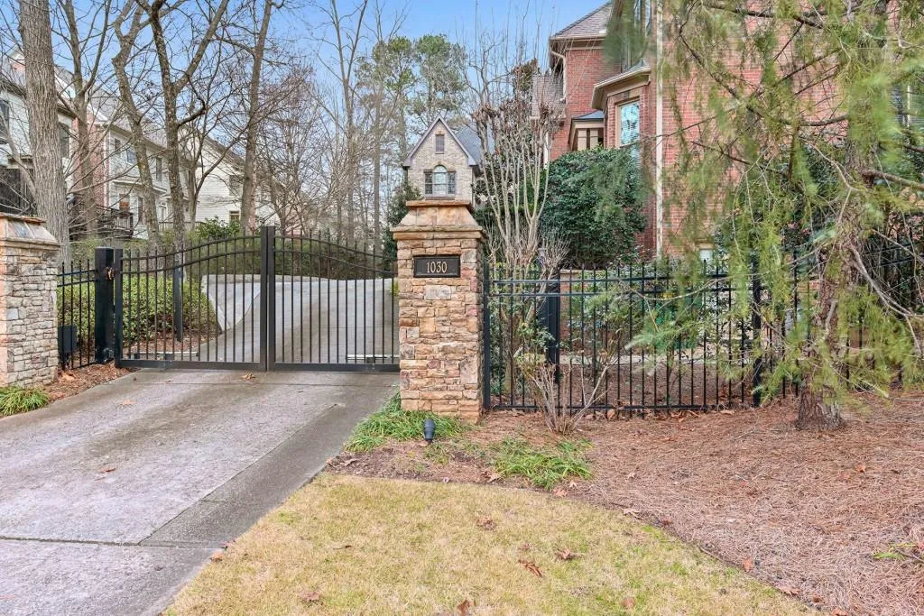 1030 Pitts Road, Sandy Springs, Georgia 30350, 5 Bedrooms Bedrooms, ,4 BathroomsBathrooms,Residential,Sold,1030 Pitts Road,6669676