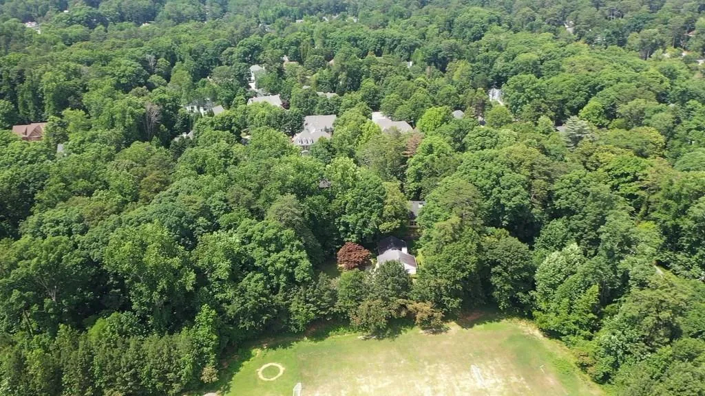 3728 Peachtree Dunwoody Road Se, Atlanta, Georgia 30342, 3 Bedrooms Bedrooms, ,2 BathroomsBathrooms,Residential,For Sale,3728 Peachtree Dunwoody Road Se,7644050
