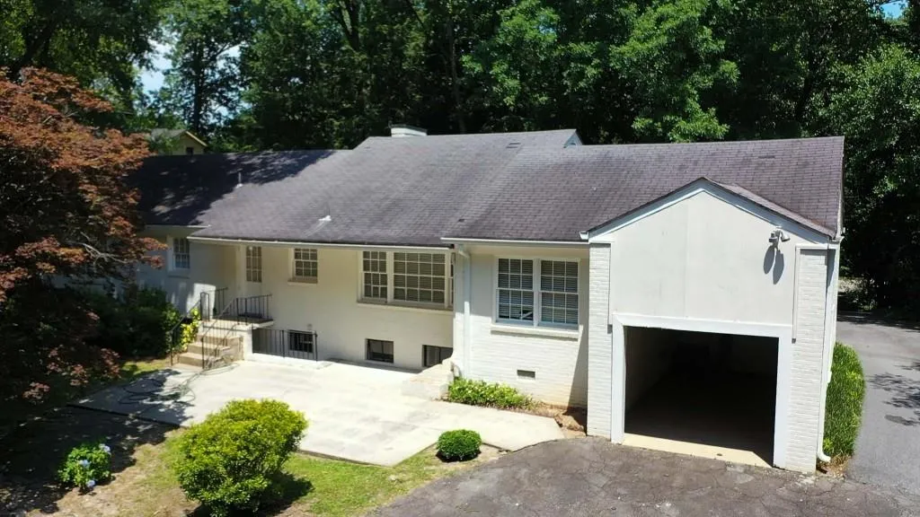 3728 Peachtree Dunwoody Road Se, Atlanta, Georgia 30342, 3 Bedrooms Bedrooms, ,2 BathroomsBathrooms,Residential,For Sale,3728 Peachtree Dunwoody Road Se,7644050