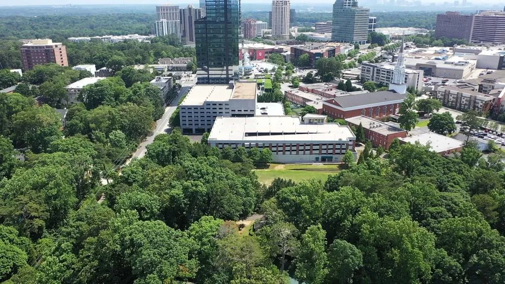 3728 Peachtree Dunwoody Road Se, Atlanta, Georgia 30342, 3 Bedrooms Bedrooms, ,2 BathroomsBathrooms,Residential,For Sale,3728 Peachtree Dunwoody Road Se,7644050