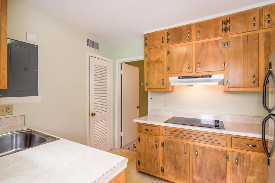 3510 Roswell Road Nw Unit N4, Atlanta, Georgia 30305, 2 Bedrooms Bedrooms, ,2 BathroomsBathrooms,Residential,Sold,3510 Roswell Road Nw Unit N4,5703124