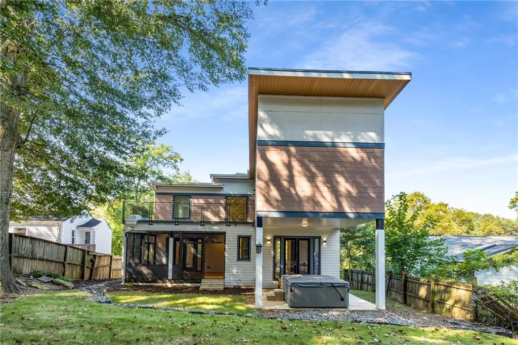 1045 Shepherds Lane Ne, Atlanta, Georgia 30324, 4 Bedrooms Bedrooms, ,3 BathroomsBathrooms,Residential,For Sale,1045 Shepherds Lane Ne,7653656