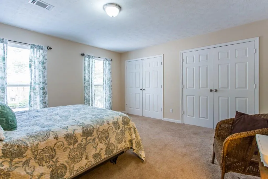 105 N River Drive Unit C, Sandy Springs, Georgia 30350, 2 Bedrooms Bedrooms, ,2 BathroomsBathrooms,Residential,Sold,105 N River Drive Unit C,6558937