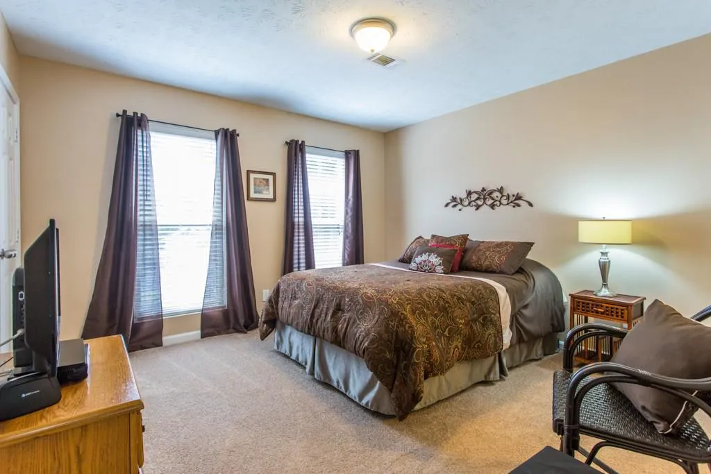 105 N River Drive Unit C, Sandy Springs, Georgia 30350, 2 Bedrooms Bedrooms, ,2 BathroomsBathrooms,Residential,Sold,105 N River Drive Unit C,6558937