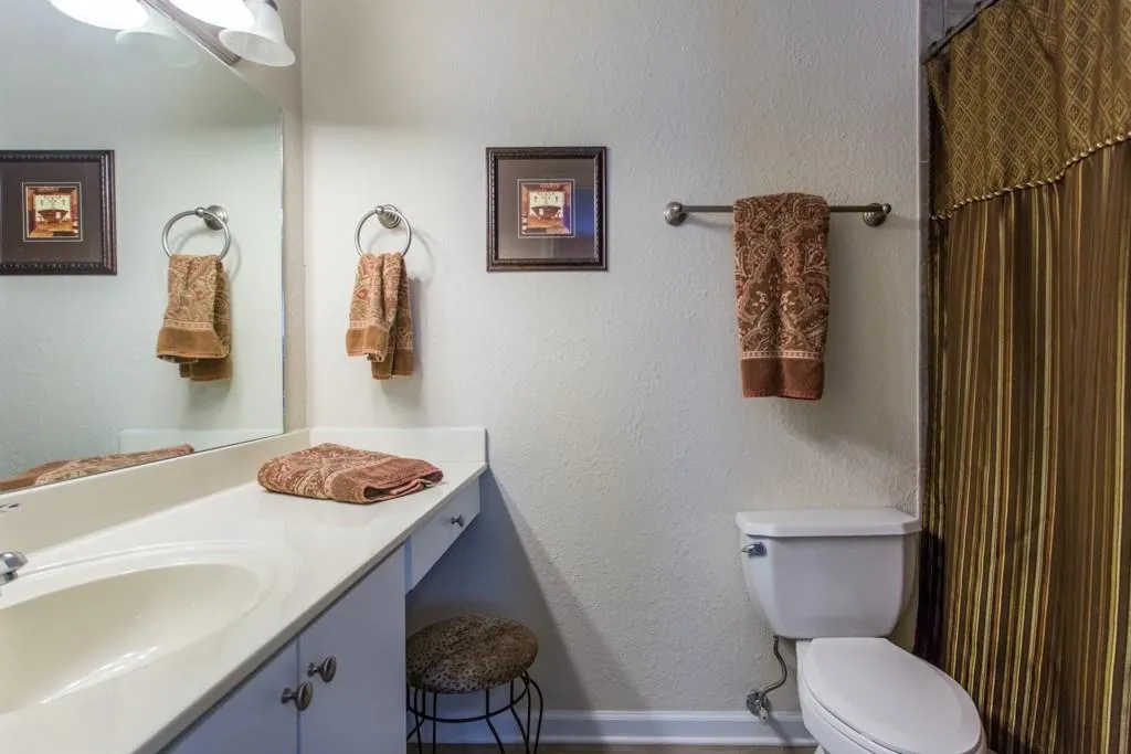 105 N River Drive Unit C, Sandy Springs, Georgia 30350, 2 Bedrooms Bedrooms, ,2 BathroomsBathrooms,Residential,Sold,105 N River Drive Unit C,6558937