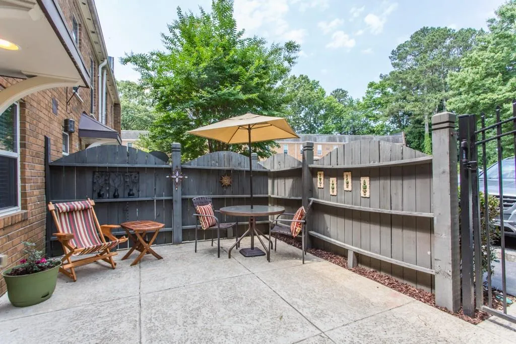 105 N River Drive Unit C, Sandy Springs, Georgia 30350, 2 Bedrooms Bedrooms, ,2 BathroomsBathrooms,Residential,Sold,105 N River Drive Unit C,6558937