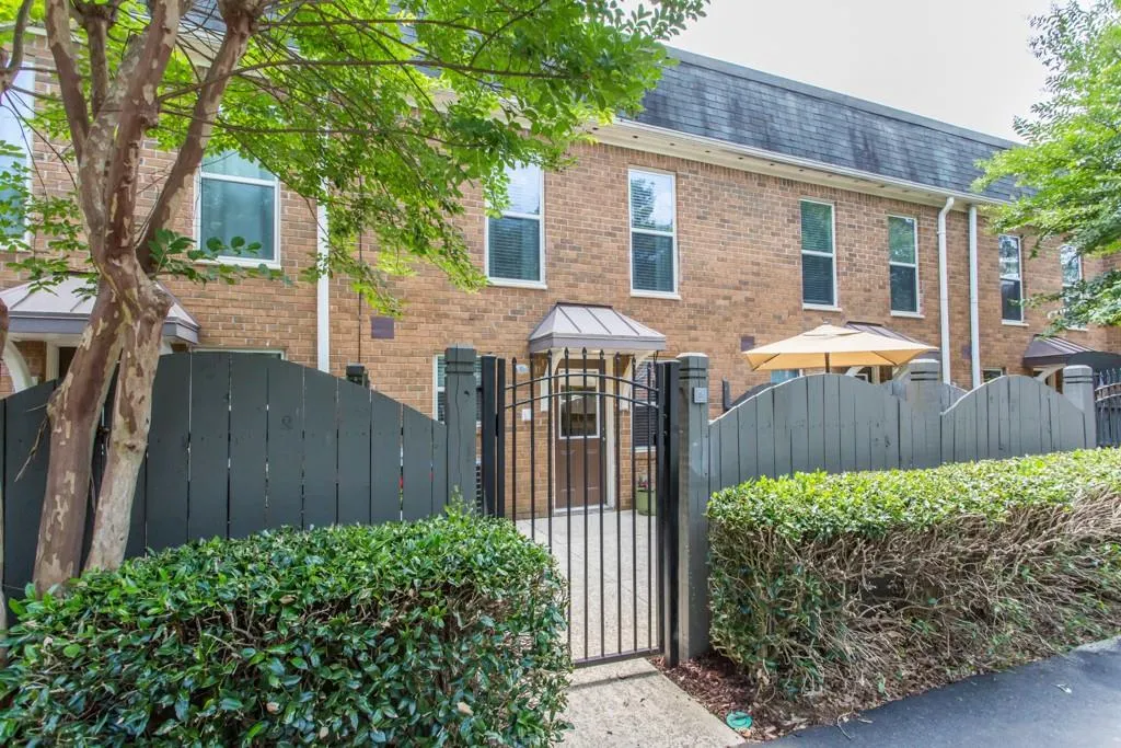 105 N River Drive Unit C, Sandy Springs, Georgia 30350, 2 Bedrooms Bedrooms, ,2 BathroomsBathrooms,Residential,Sold,105 N River Drive Unit C,6558937