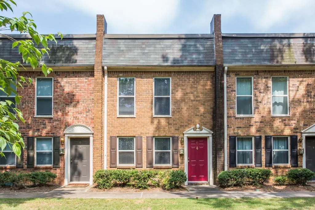 105 N River Drive Unit C, Sandy Springs, Georgia 30350, 2 Bedrooms Bedrooms, ,2 BathroomsBathrooms,Residential,Sold,105 N River Drive Unit C,6558937