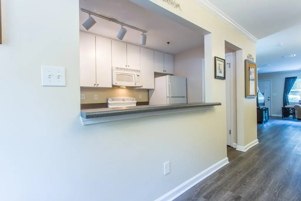 105 N River Drive Unit C, Sandy Springs, Georgia 30350, 2 Bedrooms Bedrooms, ,2 BathroomsBathrooms,Residential,Sold,105 N River Drive Unit C,6558937