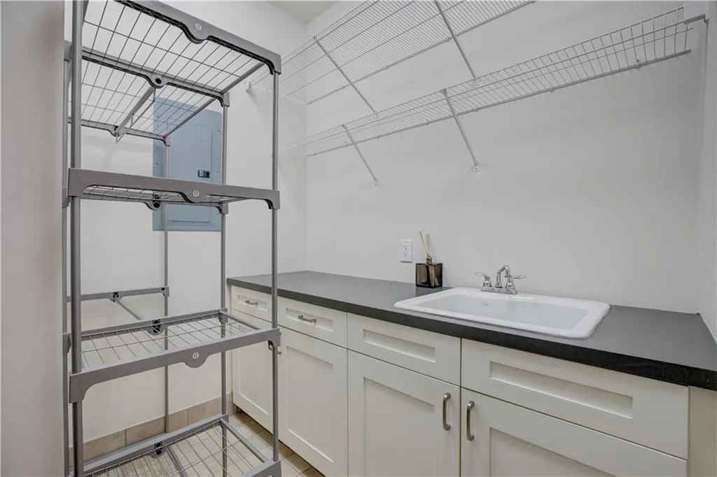 1065 Peachtree Street Ne Unit 3201, Atlanta, Georgia 30309, 1 Bedroom Bedrooms, ,1 BathroomBathrooms,Residential,For Sale,1065 Peachtree Street Ne Unit 3201,7674401