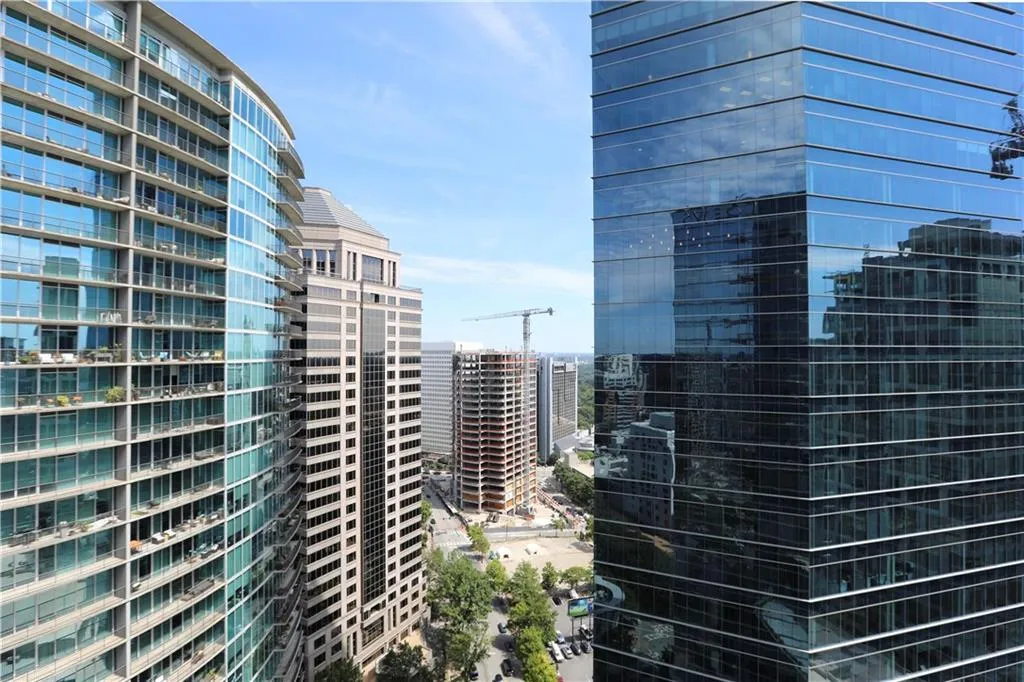1065 Peachtree Street Ne Unit 3201, Atlanta, Georgia 30309, 1 Bedroom Bedrooms, ,1 BathroomBathrooms,Residential,For Sale,1065 Peachtree Street Ne Unit 3201,7674401