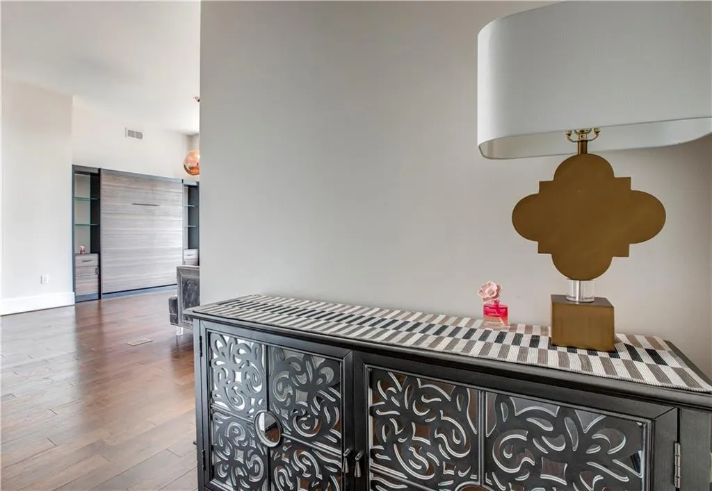 1065 Peachtree Street Ne Unit 3201, Atlanta, Georgia 30309, 1 Bedroom Bedrooms, ,1 BathroomBathrooms,Residential,For Sale,1065 Peachtree Street Ne Unit 3201,7674401