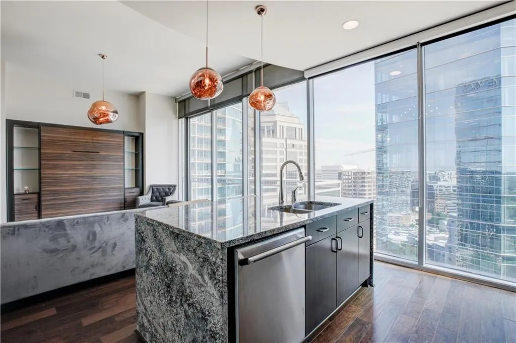 1065 Peachtree Street Ne Unit 3201, Atlanta, Georgia 30309, 1 Bedroom Bedrooms, ,1 BathroomBathrooms,Residential,For Sale,1065 Peachtree Street Ne Unit 3201,7674401