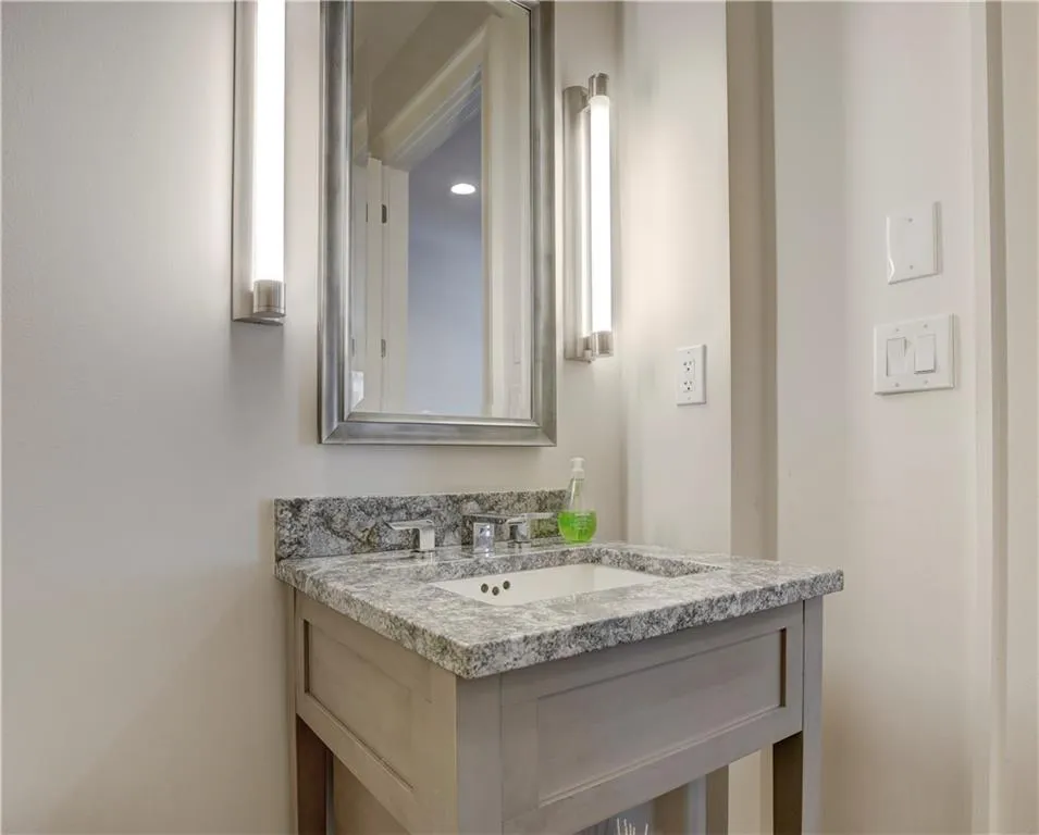 1065 Peachtree Street Ne Unit 3201, Atlanta, Georgia 30309, 1 Bedroom Bedrooms, ,1 BathroomBathrooms,Residential,For Sale,1065 Peachtree Street Ne Unit 3201,7674401