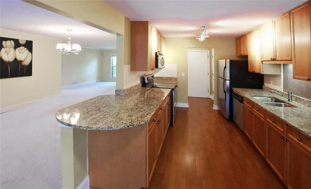 750 Dalrymple Road Unit C2, Atlanta, Georgia 30328, 3 Bedrooms Bedrooms, ,2 BathroomsBathrooms,Residential,Sold,750 Dalrymple Road Unit C2,6012132