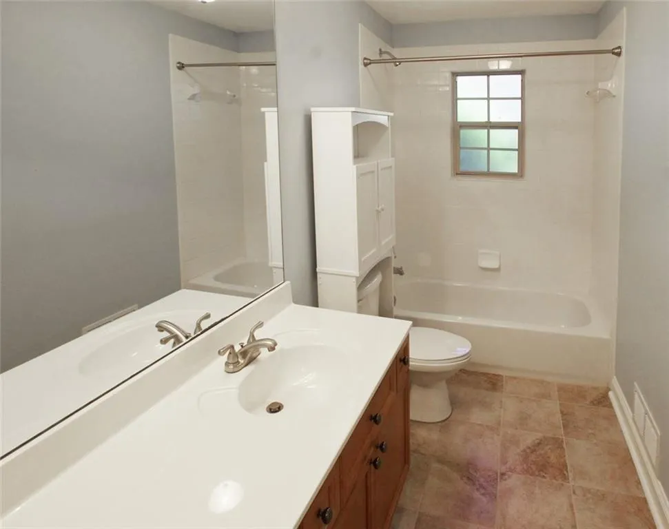 750 Dalrymple Road Unit C2, Atlanta, Georgia 30328, 3 Bedrooms Bedrooms, ,2 BathroomsBathrooms,Residential,Sold,750 Dalrymple Road Unit C2,6012132