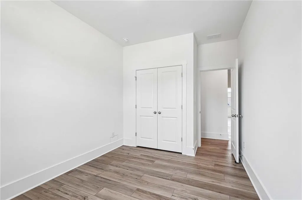 Secondary Bedroom perfect for Office or Guests
