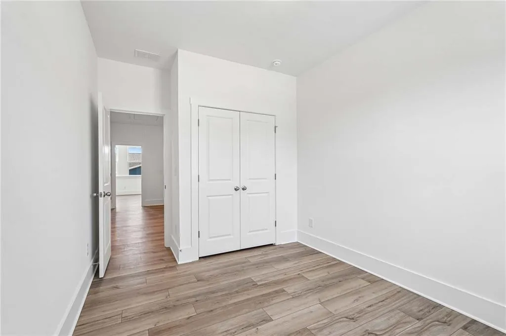 Secondary Bedroom perfect for Office or Guests