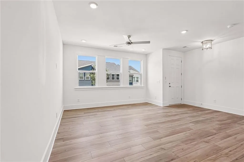 Open Floor Plan Concept with Family Room, Dining Area and Kitchen